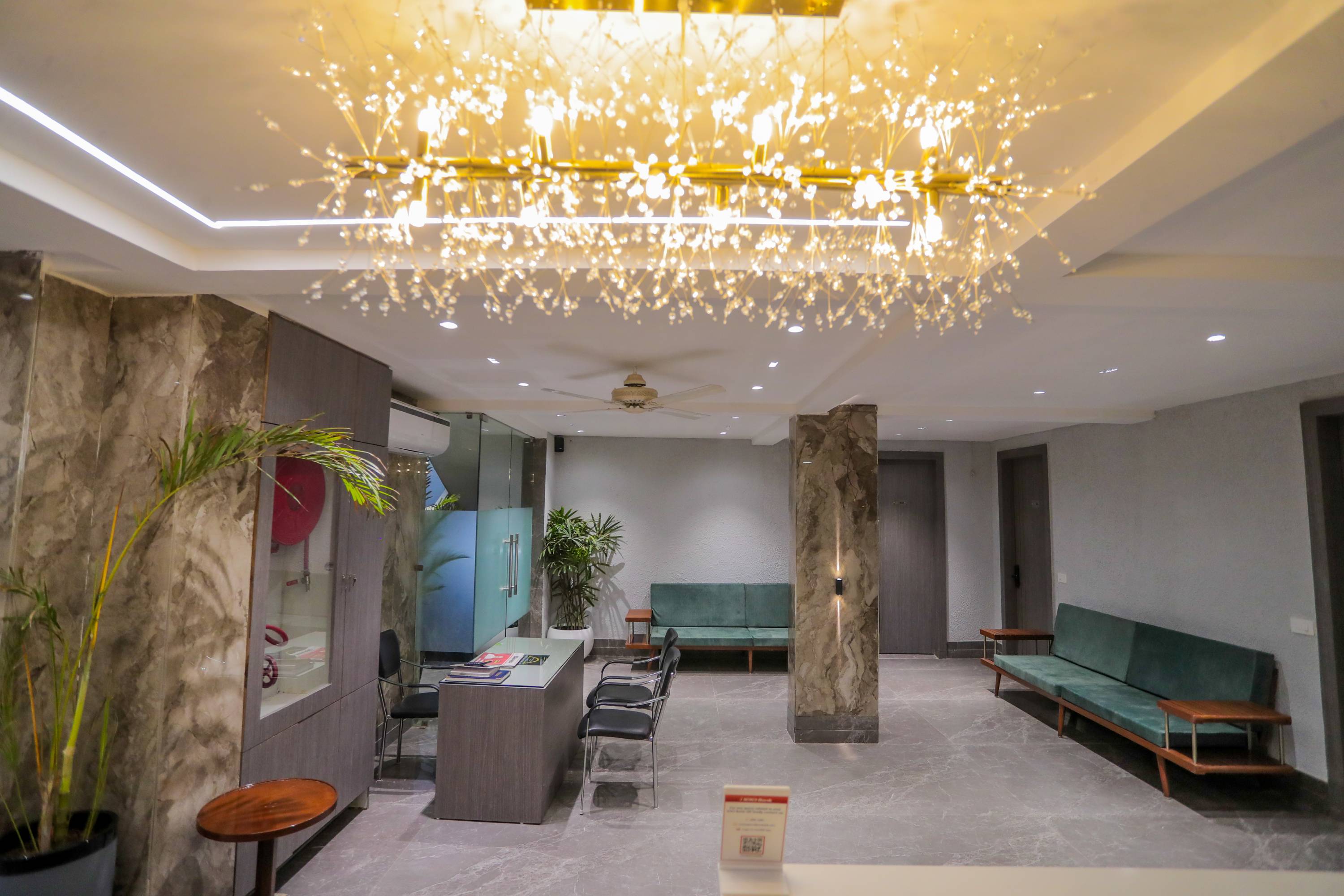 Hotels Near Rajiv Plaza Gwalior